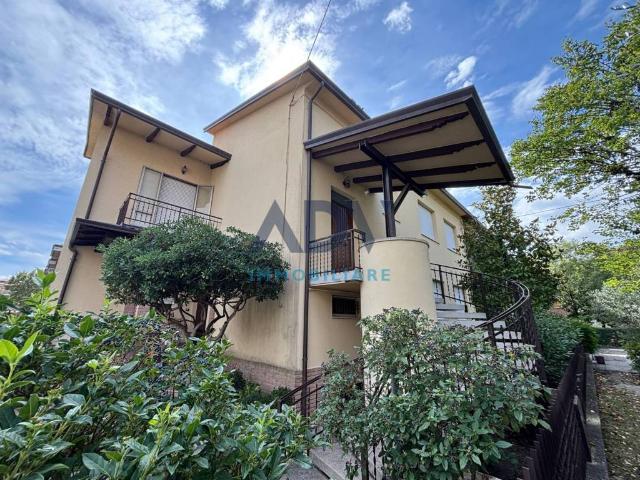 Villa Indipendente in vendita a Assisi, Umbria