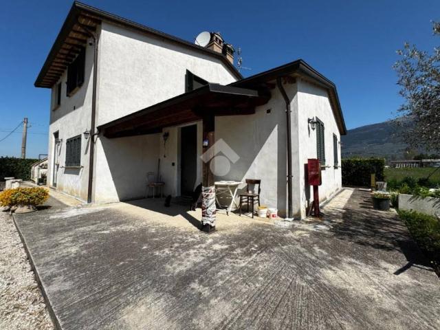 Villa Indipendente in vendita a Assisi, Umbria
