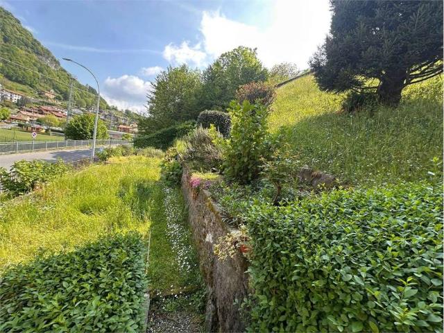 Villa Indipendente in vendita a Asso, Lombardia