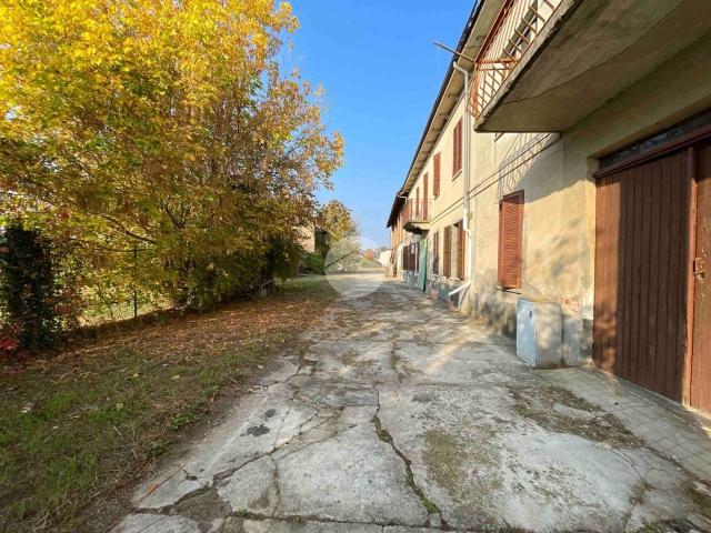 Villa Indipendente in vendita a Piemonte, Asti