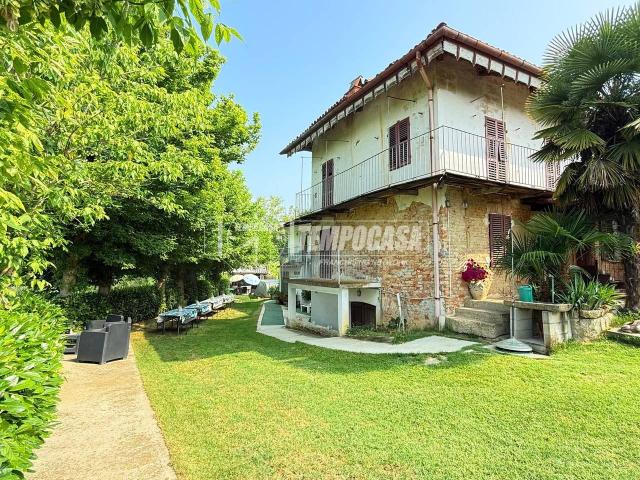 Villa Indipendente in vendita a Mombarone, Asti