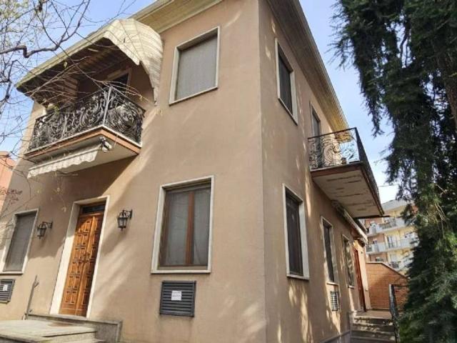 Villa Indipendente in vendita a Piemonte, Asti