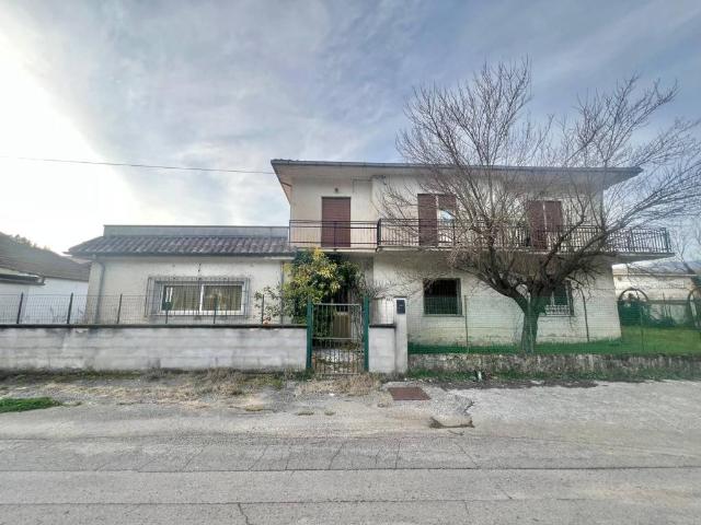 Villa Indipendente in vendita a Colle, Atina