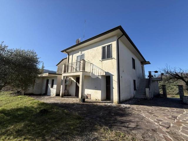 Villa Indipendente in vendita a Atina, Lazio