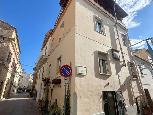 Villa Indipendente in vendita a Atri, Abruzzo