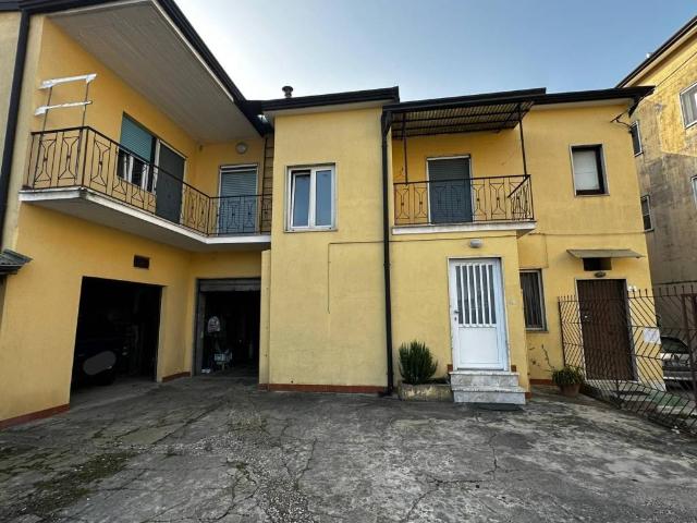 Villa Indipendente in vendita a Atripalda, Avellino