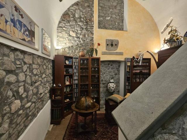 Villa Indipendente in vendita a Unione di comuni Montana Lunigiana, Aulla