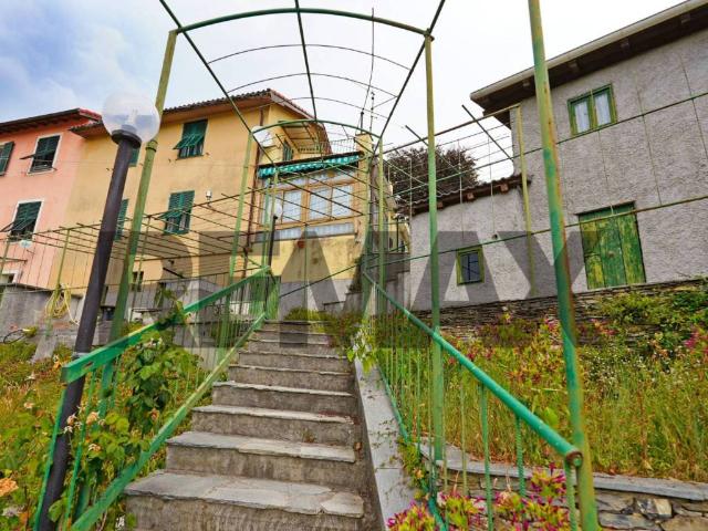 Villa Indipendente in vendita a Avegno, Testana