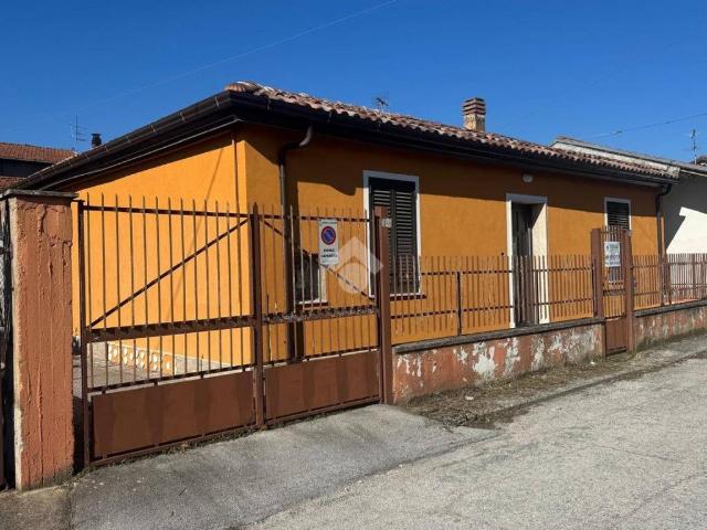 Villa Indipendente in vendita a Avezzano, Abruzzo