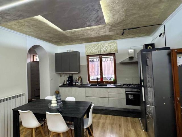 Villa Indipendente in vendita a Avezzano, Abruzzo