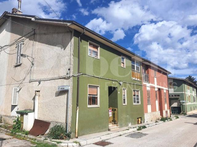 Villa Indipendente in vendita a Cese dei Marsi, Avezzano