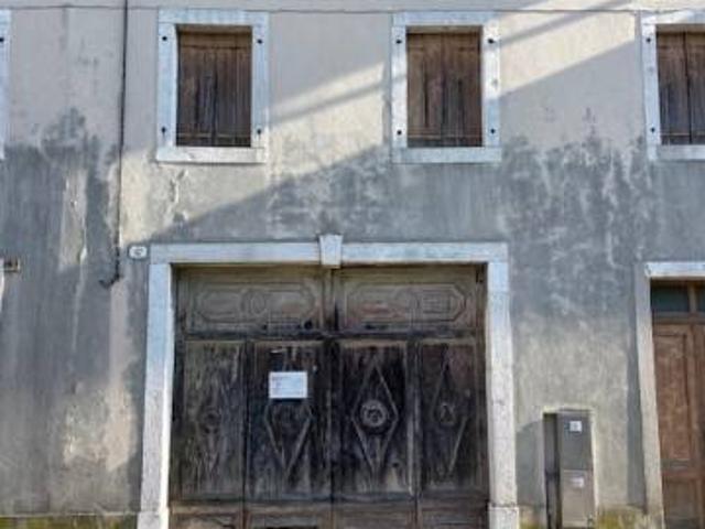 Villa Indipendente in vendita a Aviano, Friuli-Venezia Giulia