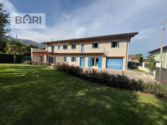 Villa Indipendente in vendita a Villotta / Vilote, Aviano / Davian
