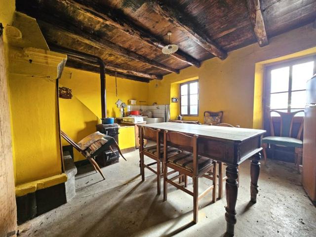 Villa Indipendente in vendita a Ganda, Aviatico