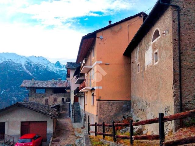 Villa Indipendente in vendita a Avise, Aosta