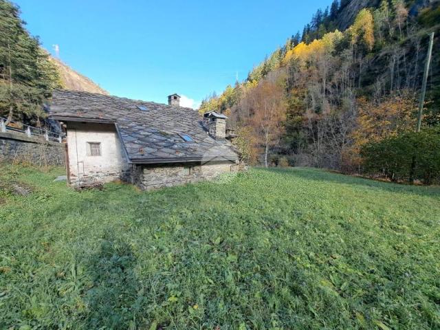Villa Indipendente in vendita a Aymavilles, Aosta
