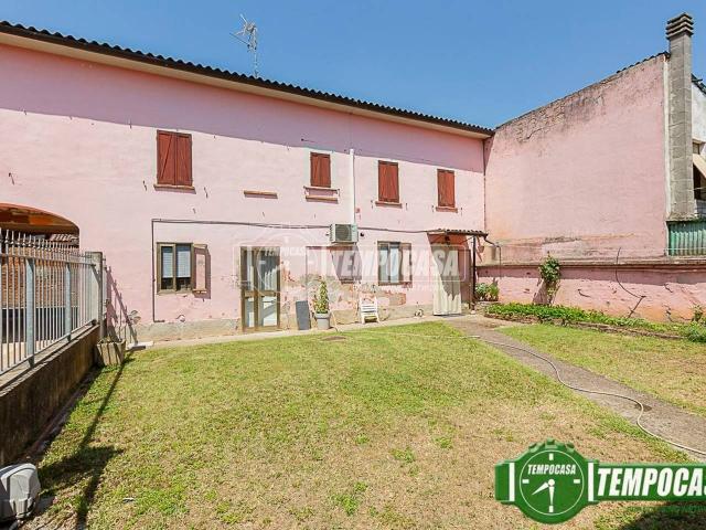 Villa Indipendente in vendita a Azzanello, Lombardia