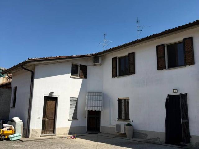 Villa Indipendente in vendita a Azzanello, Lombardia