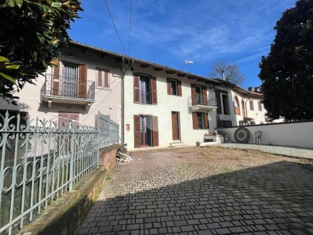 Villa Indipendente in vendita a Piemonte, Asti