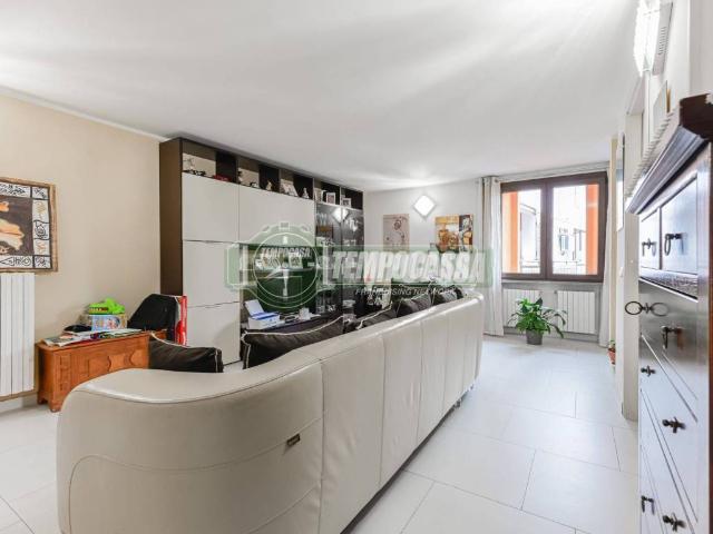 Villa Indipendente in vendita a Azzano San Paolo, Lombardia