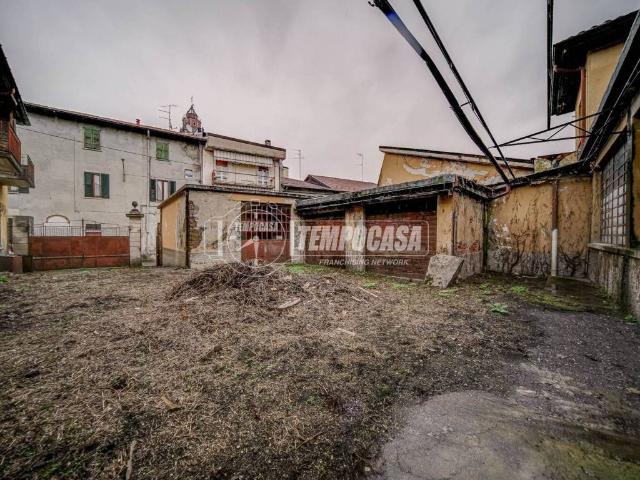 Villa Indipendente in vendita a Azzate, Lombardia