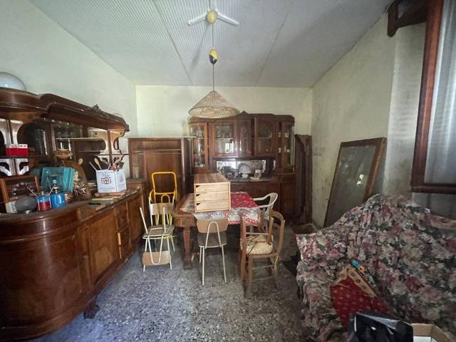 Villa Indipendente in vendita a Comunità Montana Valli del Verbano, Azzio