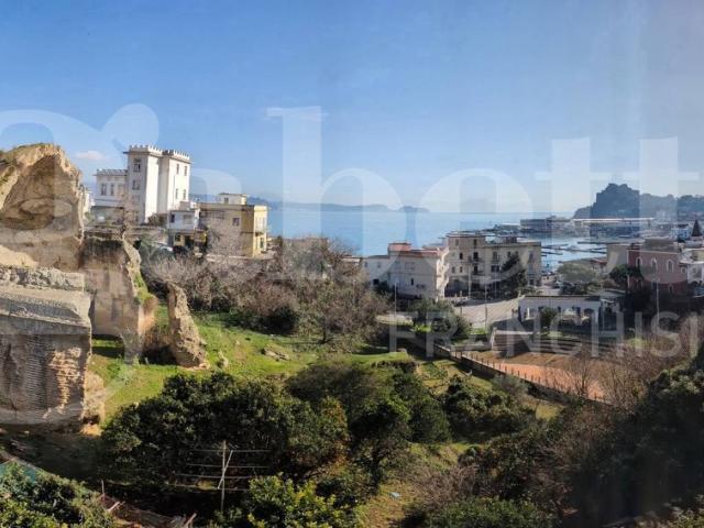 Villa Indipendente in vendita a Bacoli, Campania