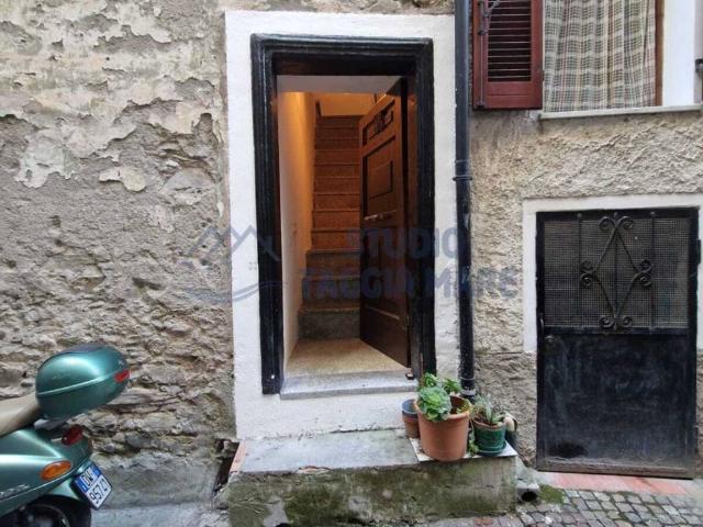Villa Indipendente in vendita a Badalucco, Liguria