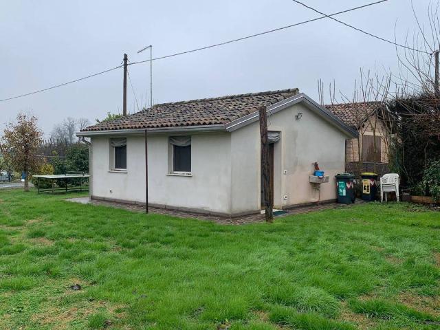 Villa Indipendente in vendita a Bagnacavallo, Ravenna