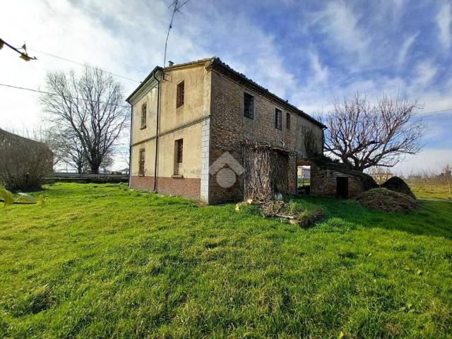 Villa Indipendente in vendita a Bagnacavallo, Ravenna