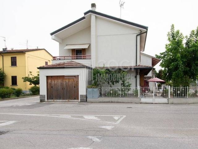 Villa Indipendente in vendita a Bagnara di Romagna, Ravenna