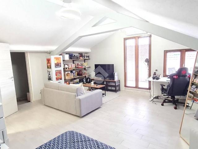 Villa Indipendente in vendita a Bagnatica, Lombardia