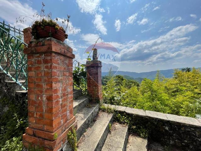 Villa Indipendente in vendita a Unione dei comuni Media Valle del Serchio, Bagni Di Lucca Villa