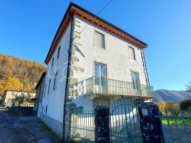 Villa Indipendente in vendita a Unione dei comuni Media Valle del Serchio, Ponte A Serraglio