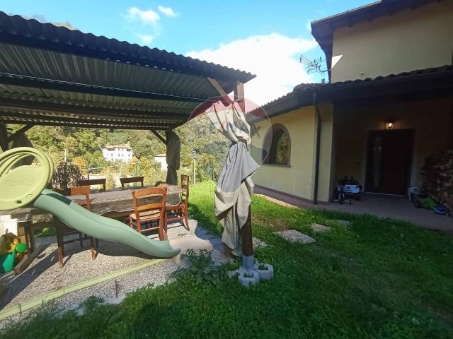 Villa Indipendente in vendita a Unione dei comuni Media Valle del Serchio, Ponte A Serraglio