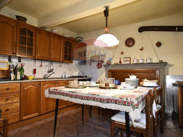 Villa Indipendente in vendita a Unione dei comuni Media Valle del Serchio, Benabbio