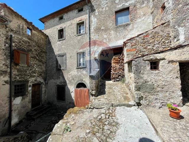 Villa Indipendente in vendita a Unione dei comuni Media Valle del Serchio, Toscana