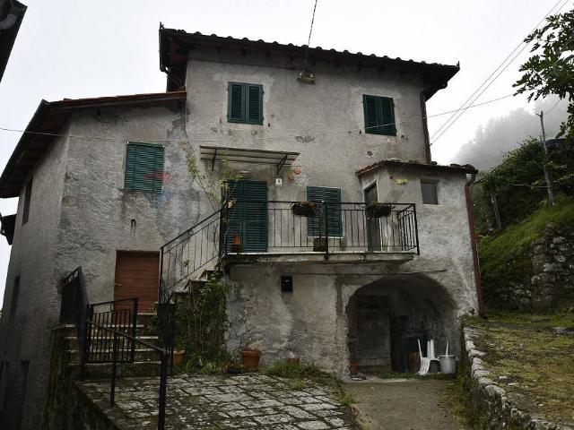 Villa Indipendente in vendita a Unione dei comuni Media Valle del Serchio, Benabbio