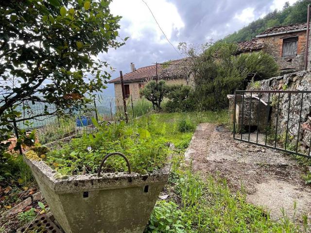 Villa Indipendente in vendita a Unione dei comuni Media Valle del Serchio, Benabbio