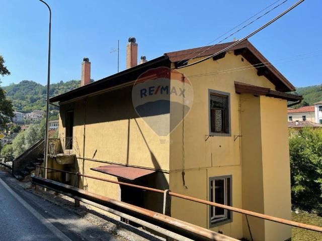Villa Indipendente in vendita a Unione dei comuni Media Valle del Serchio, Ponte A Serraglio