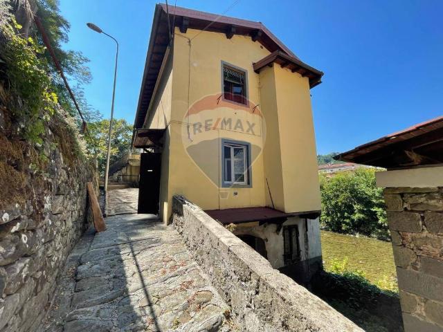 Villa Indipendente in vendita a Unione dei comuni Media Valle del Serchio, Ponte A Serraglio