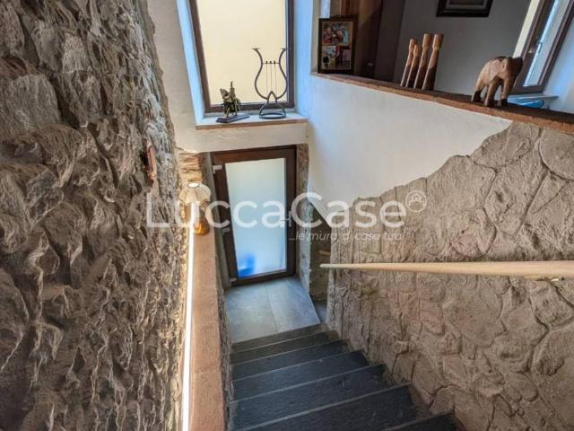 Villa Indipendente in vendita a Casabasciana, Bagni di Lucca