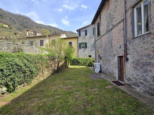 Villa Indipendente in vendita a Unione dei comuni Media Valle del Serchio, Ponte A Serraglio