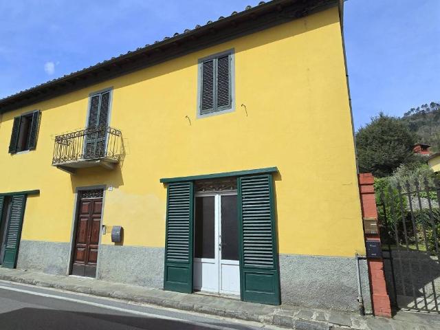 Villa Indipendente in vendita a Unione dei comuni Media Valle del Serchio, Ponte A Serraglio