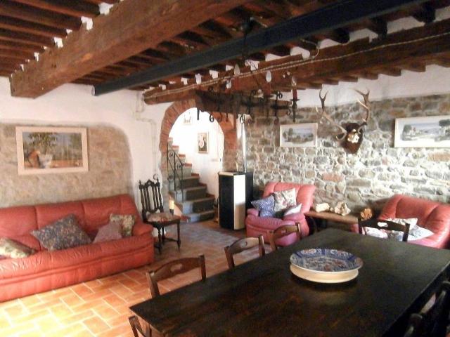 Villa Indipendente in vendita a Unione dei comuni Media Valle del Serchio, Ponte A Serraglio