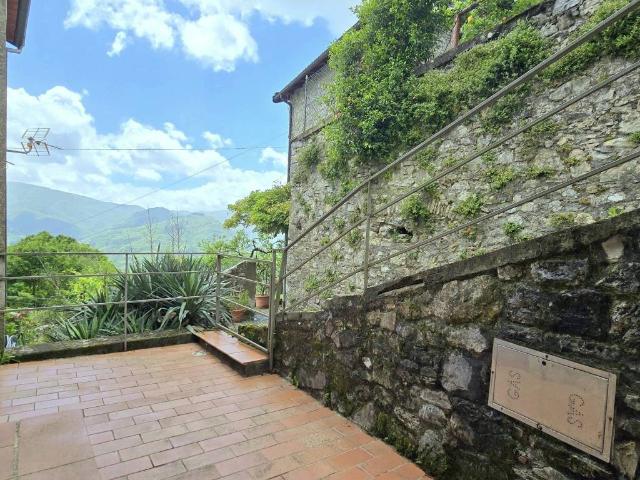Villa Indipendente in vendita a Unione dei comuni Media Valle del Serchio, Toscana