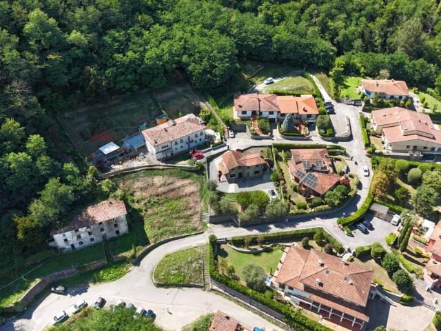 Villa Indipendente in vendita a Unione dei comuni Media Valle del Serchio, Ponte A Serraglio