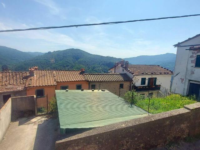 Villa Indipendente in vendita a Unione dei comuni Media Valle del Serchio, Ponte A Serraglio