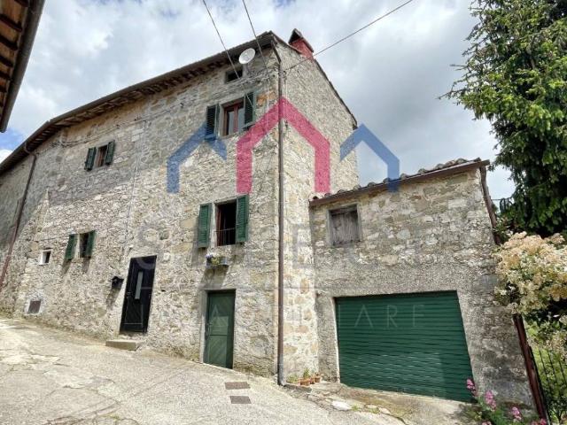 Villa Indipendente in vendita a Unione dei comuni Media Valle del Serchio, Montefegatesi