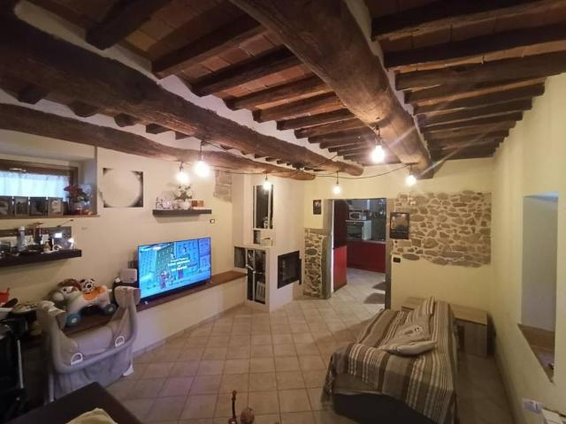 Villa Indipendente in vendita a Unione dei comuni Media Valle del Serchio, Fornoli